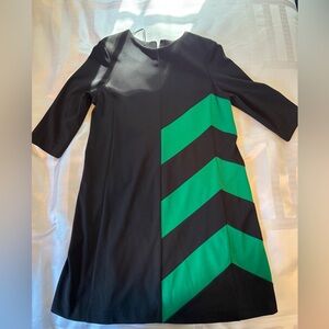 Like New, Taylor Black and Green 3/4 Sleeve Shift Dress